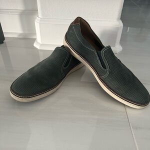 Johnston and Murphy Men’s Sheepskin Leather Slip On